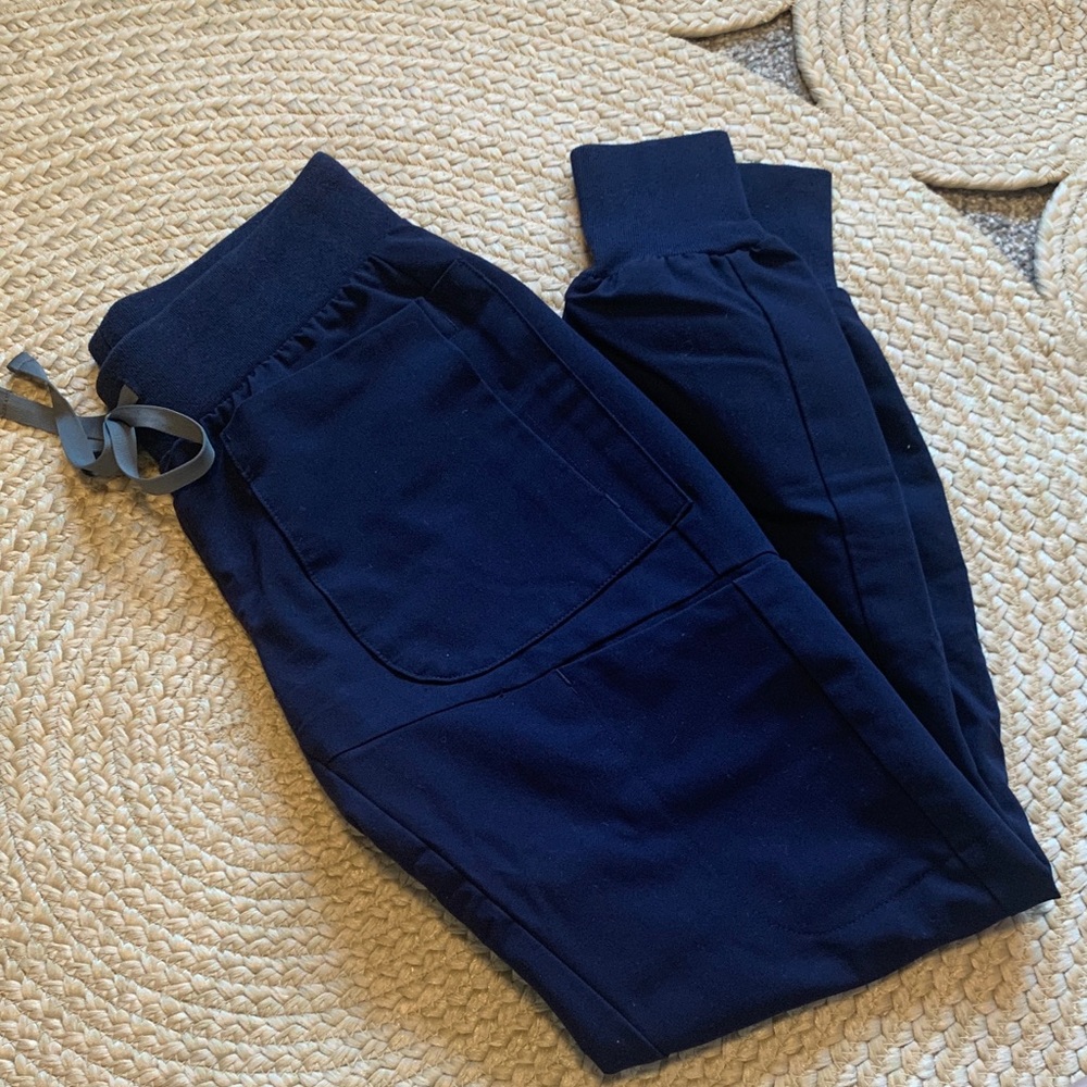 Figs Women's Navy Jogger Scrubs